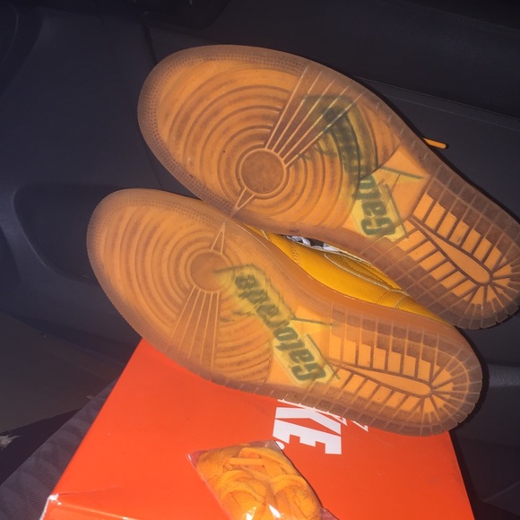 Air Jordan Retro 1 Gatorade Orange - Picture 4 of 4